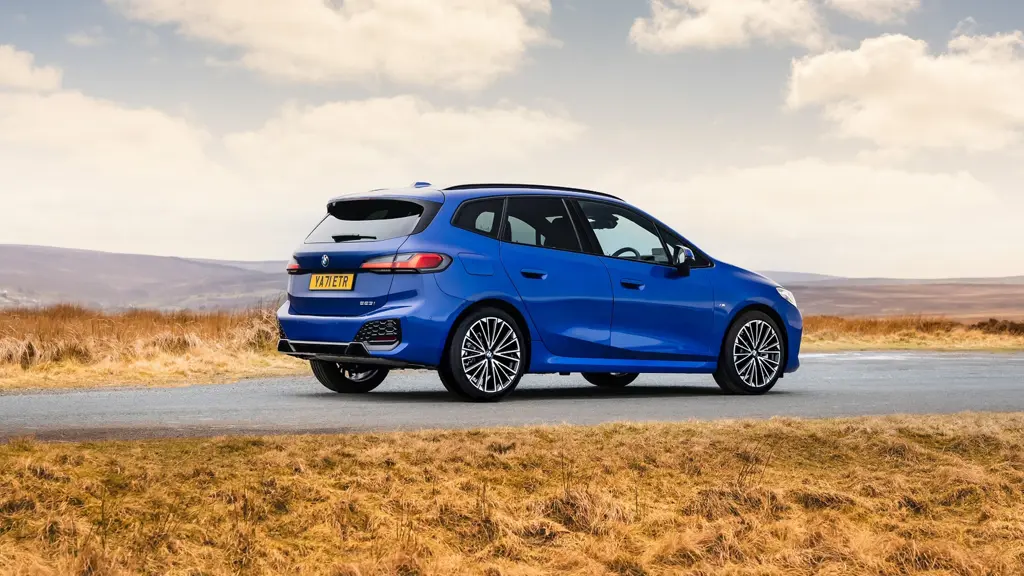 BMW 2 Series 220i MHT Sport 5dr DCT Tech Plus Pack