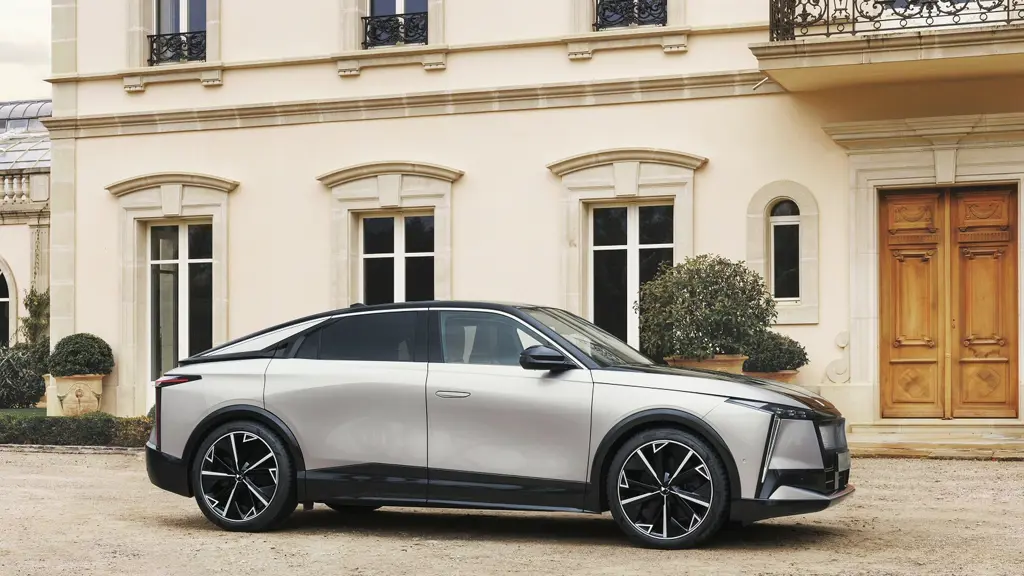 DS NO8 191kW Pallas 74kWh 5dr Auto