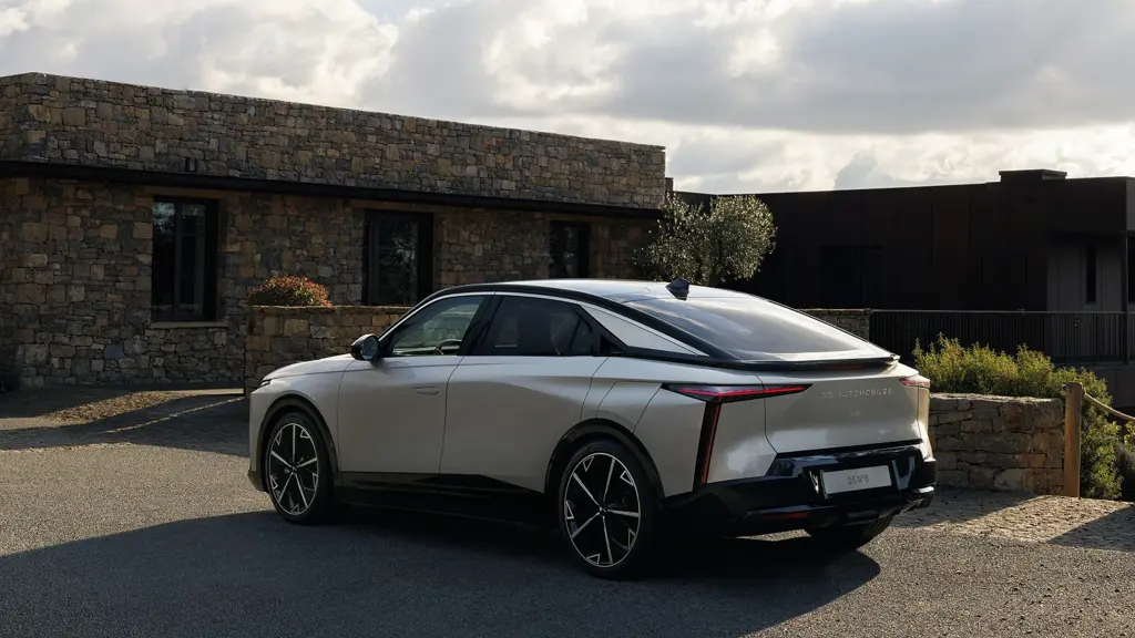 DS NO8 191kW Pallas 74kWh 5dr Auto