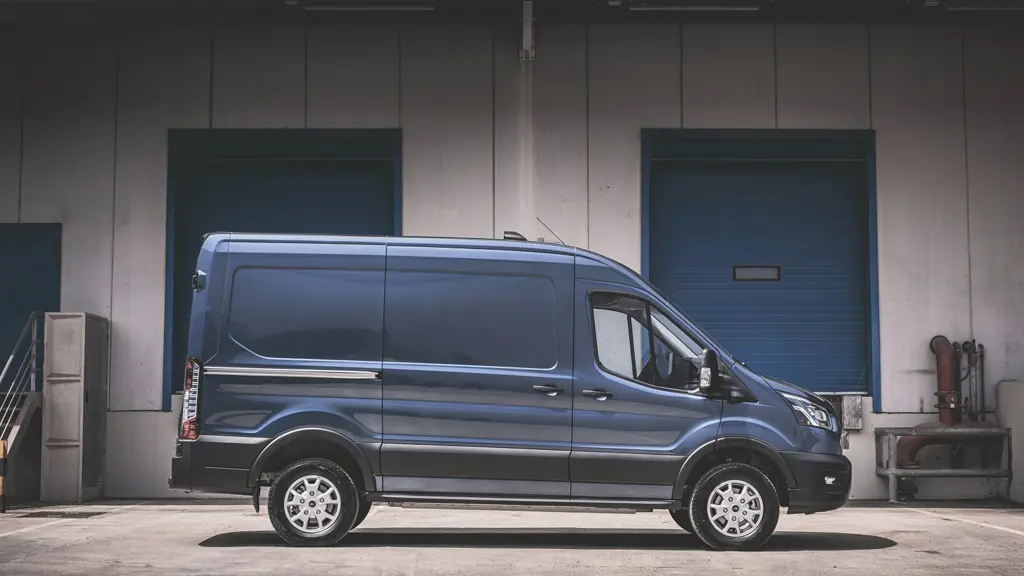 Ford Transit 460 L4 Minibus Diesel RWD 2.0 Ecoblue 130PS H3 18 Seater Trend NAV