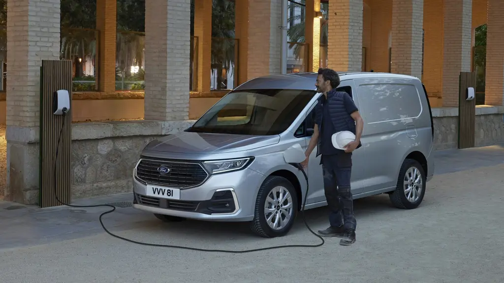 Ford Transit Connect 250 L2 Petrol 1.5 Ecoboost Phev 150 Trend Flexcab Van Auto