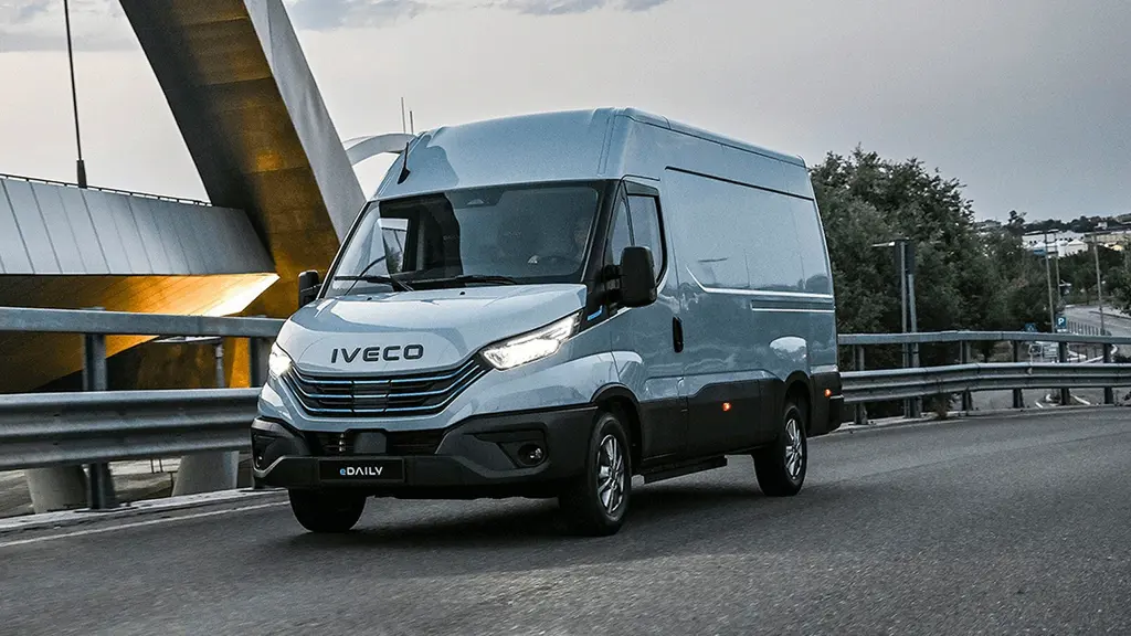 Iveco Daily E 35S14 Electric 140KW 77KWH High Roof Van 3520 WB Auto 22KW