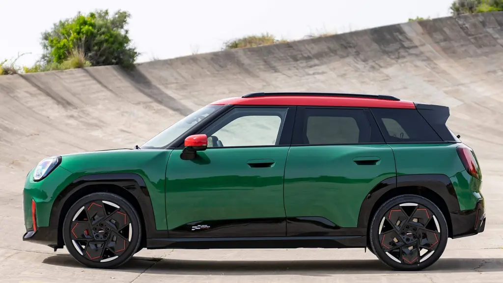 MINI Aceman 135kW E Monochrome 43kWh 5dr Auto