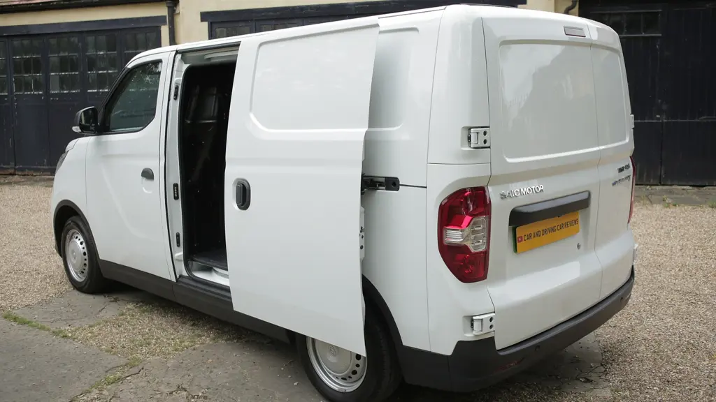 Maxus Deliver 3 E L2 Electric 118KW Chassis CAB 50.2Kwh Auto