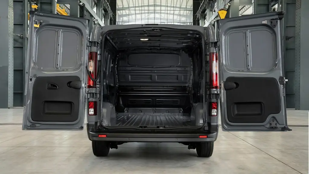 Nissan Primastar 30 L1 Diesel 2.0 DCI 110PS H1 Tekna Van 17"Steel