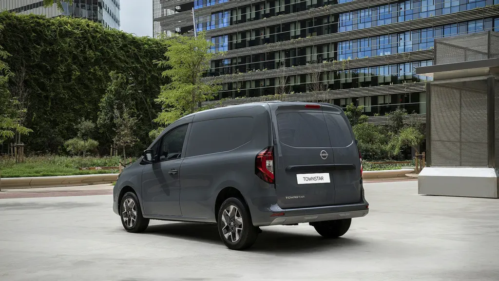 Nissan Townstar L1 Petrol 1.3 Tekna Van Auto Safety