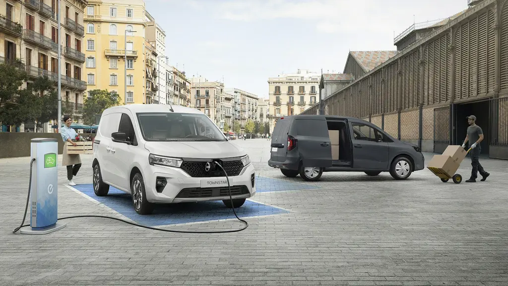 Nissan Townstar L1 Petrol 1.3 Tekna Van Auto Safety