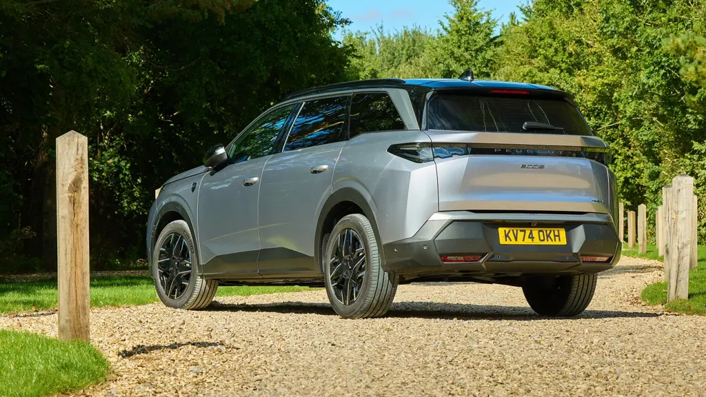 Peugeot 5008 1.6 Plug-in Hybrid 195 GT 5dr e-DSC7