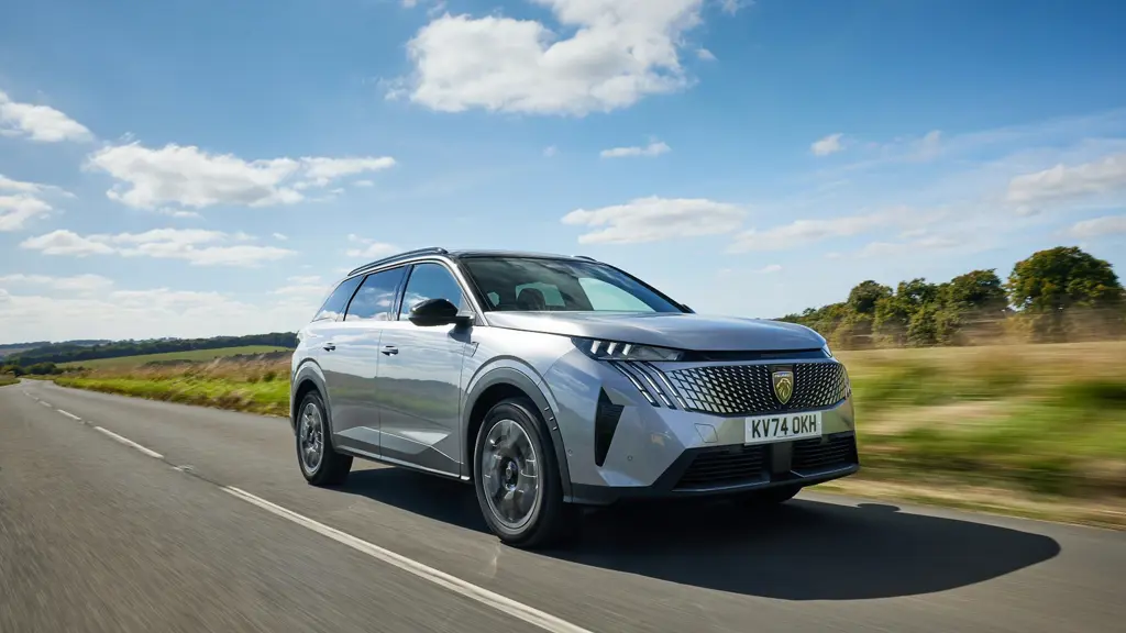 Peugeot 5008 1.6 Plug-in Hybrid 195 GT 5dr e-DSC7
