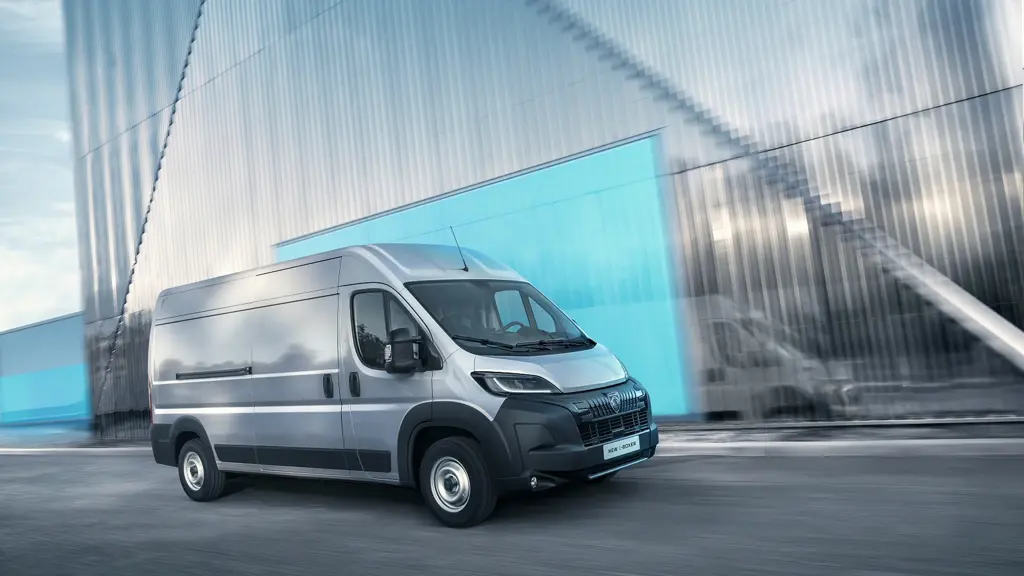 Peugeot Boxer 335 L3 Diesel 2.2 Bluehdi 140 H3 Van Professional