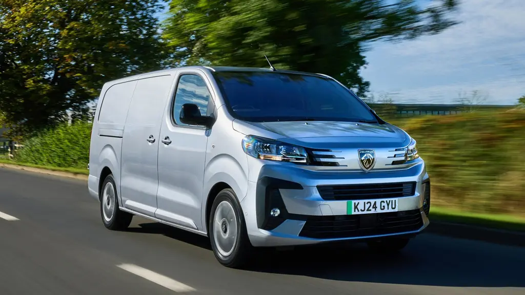 Peugeot Expert E- L2 100KW 75KWH Professional Crew Van Auto