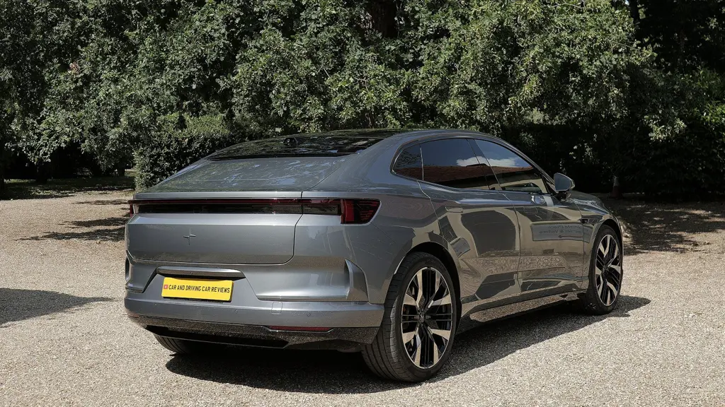 Polestar 4 400kW 100kWh LR DM Plus Performance 5dr Auto