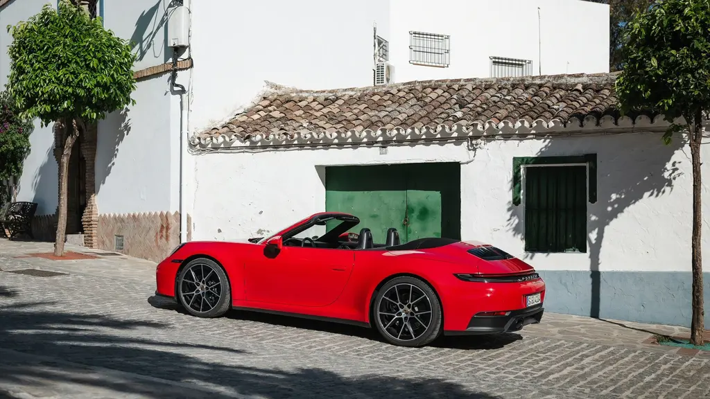 Porsche 911 GTS t-Hybrid 2dr PDK