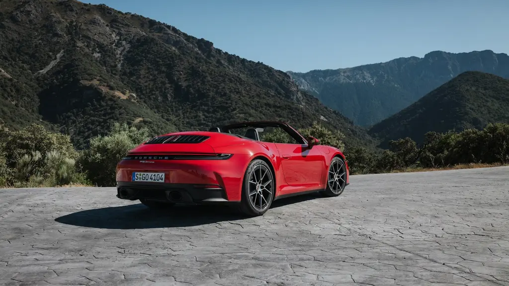 Porsche 911 GTS t-Hybrid 2dr PDK