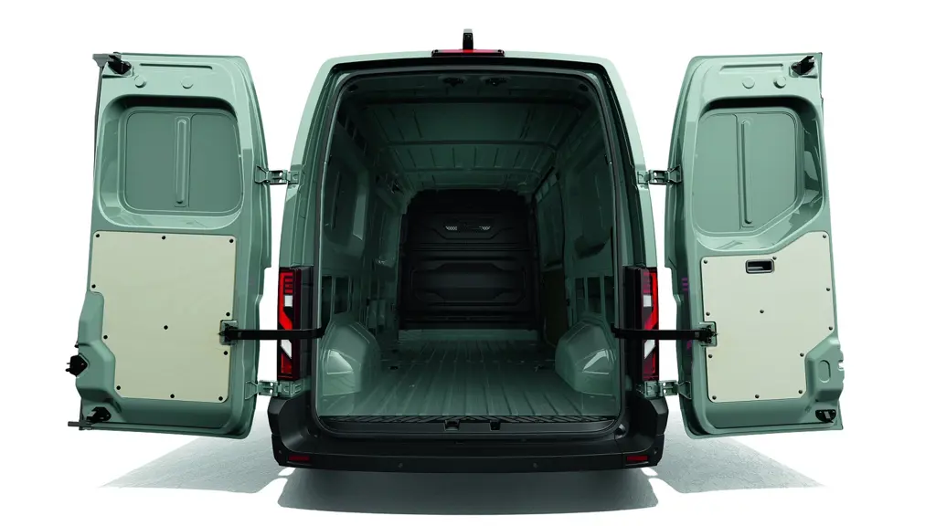 Renault Master E-Tech LWB Electric FWD LL40 104KW 87KWH Advance L/Roof Platform CAB Auto