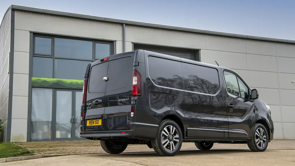 Renault Trafic LWB Diesel LL30 Blue DCI 170 Extrasportsafety Crewvan EAG9