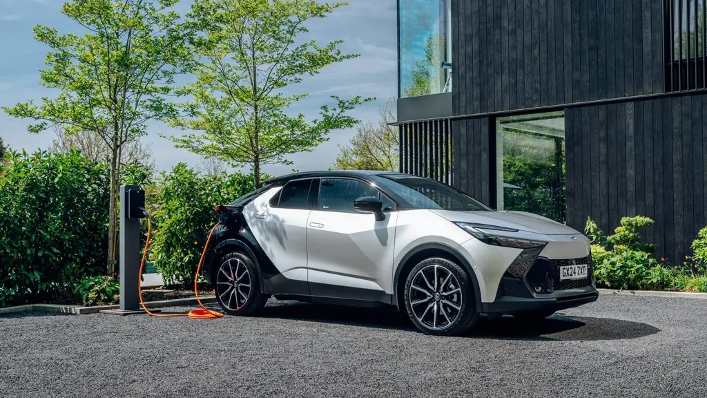 Toyota C-HR 2.0 PHEV GR Sport 5dr CVT Safety/Premium Pack