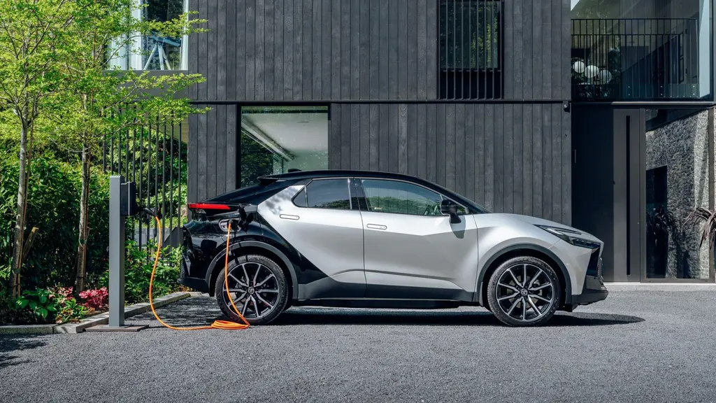 Toyota C-HR 2.0 PHEV GR Sport 5dr CVT Safety/Premium Pack