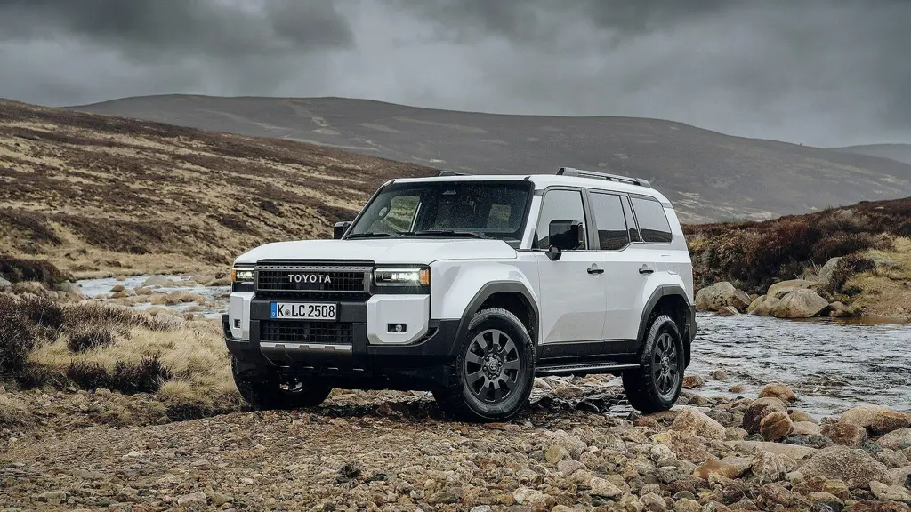 Toyota Land Cruiser 2.8 D-4D 204 Invincible 5dr Auto 7 Seat