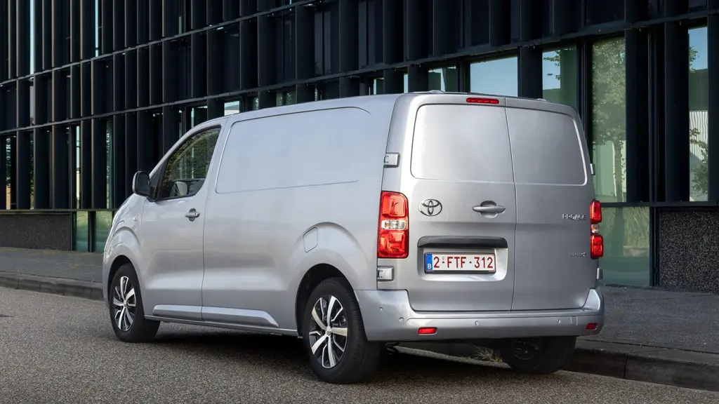 Toyota Proace L2 Diesel 2.0D 145 Icon Van