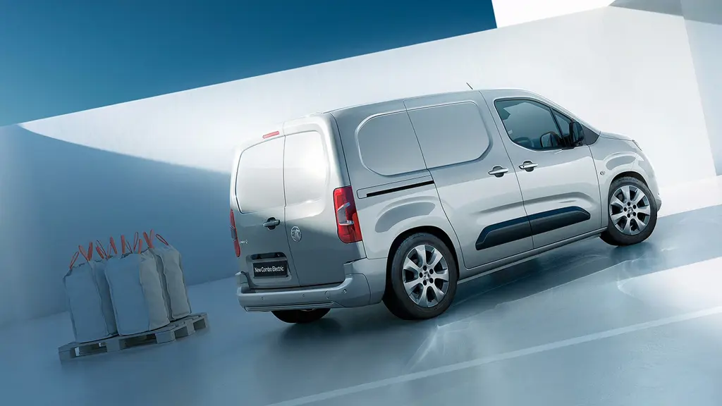 Vauxhall Combo Cargo Combo M Cargo Electric 100KW Prime 52KWH H1 Van Auto