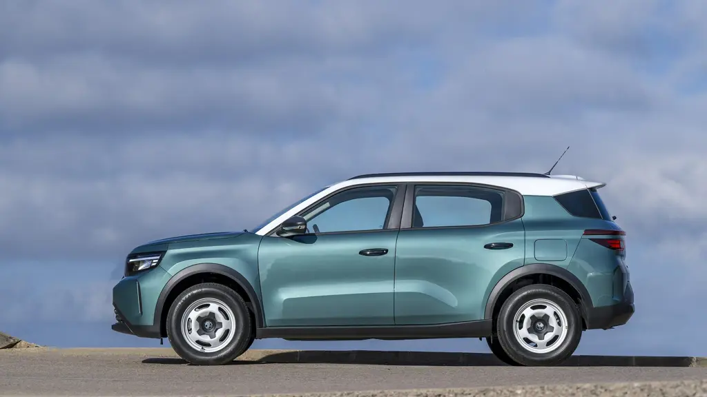 Vauxhall Frontera 1.2 Hybrid 110 Design 5dr e-DCT6