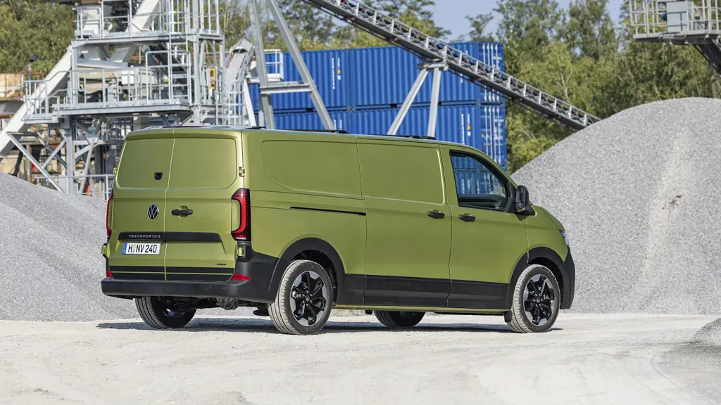 Volkswagen Transporter T32 SWB Electric 100KW 70KWH Commerce Plus Kombi Van Auto