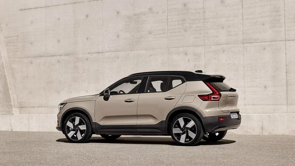 Volvo EX40 185kW Ext Range Ultra Black Edition 82kWh 5dr Auto