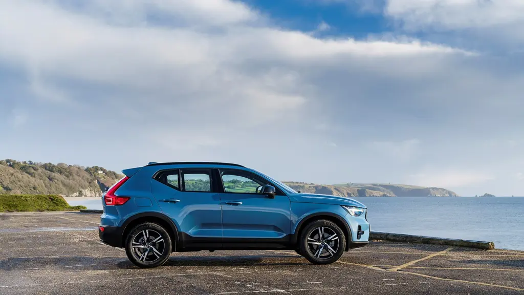 Volvo XC40 2.0 B4P Ultra Bright 5dr Auto