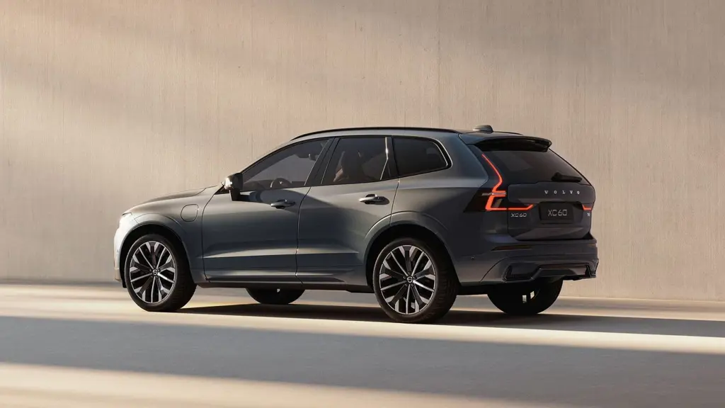 Volvo XC60 2.0 T6 335 PHEV Plus Dark 5dr AWD Gtron NI