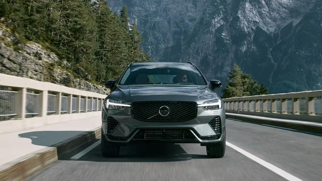 Volvo XC60 2.0 T6 335 PHEV Plus Dark 5dr AWD Gtron NI