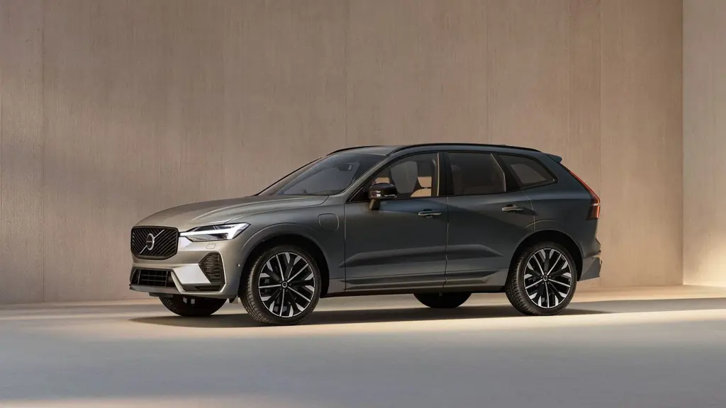 Volvo XC60 2.0 T6 335 PHEV Plus Dark 5dr AWD Gtron NI