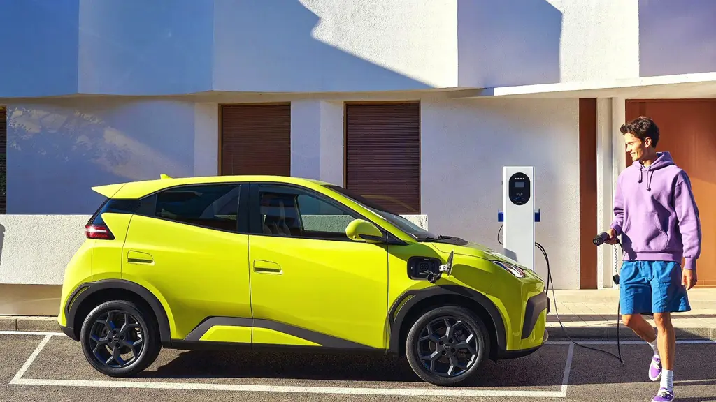 BYD Dolphin Surf 115kW Comfort 43kWh 5dr Auto