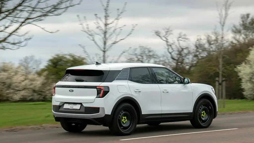Ford Explorer Electric 210KW 77KWH Select Van Auto