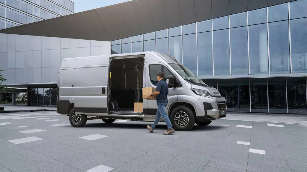 Iveco Superjolly E 35F20 Electric 205KW 110Kwh Extra High Roof Van 4035L WB Auto