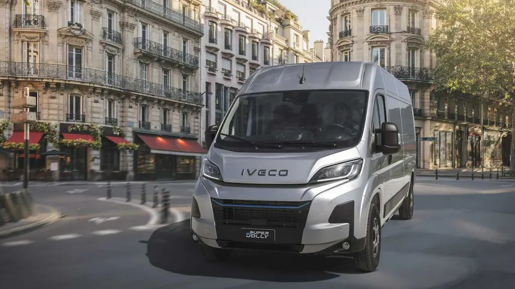 Iveco Superjolly E 35F20 Electric 205KW 110Kwh Extra High Roof Van 4035L WB Auto