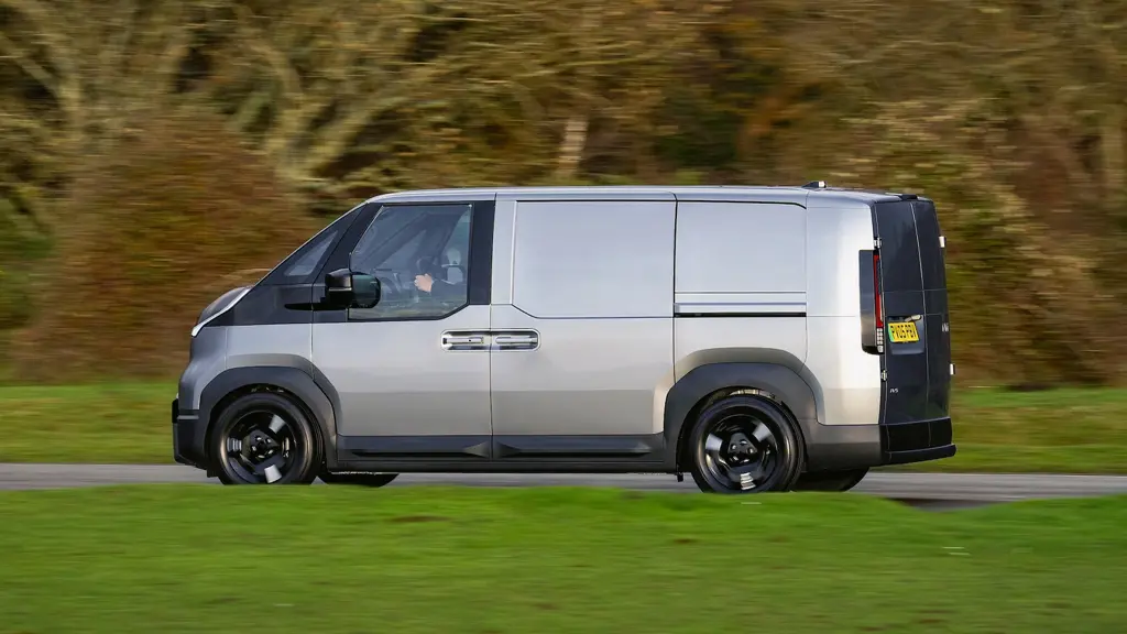 Kia PV5 Cargo L2 Electric 89KW Plus Standard Range 52KWH H1 Van Auto