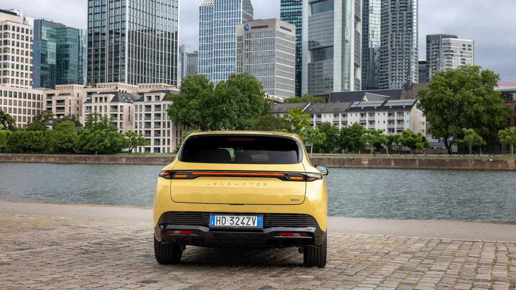 LEAPMOTOR B05 160kW 67kWh 5dr Auto