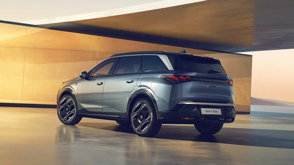 Peugeot 5008 1.2 Hybrid 145 GT 5dr e-DSC6
