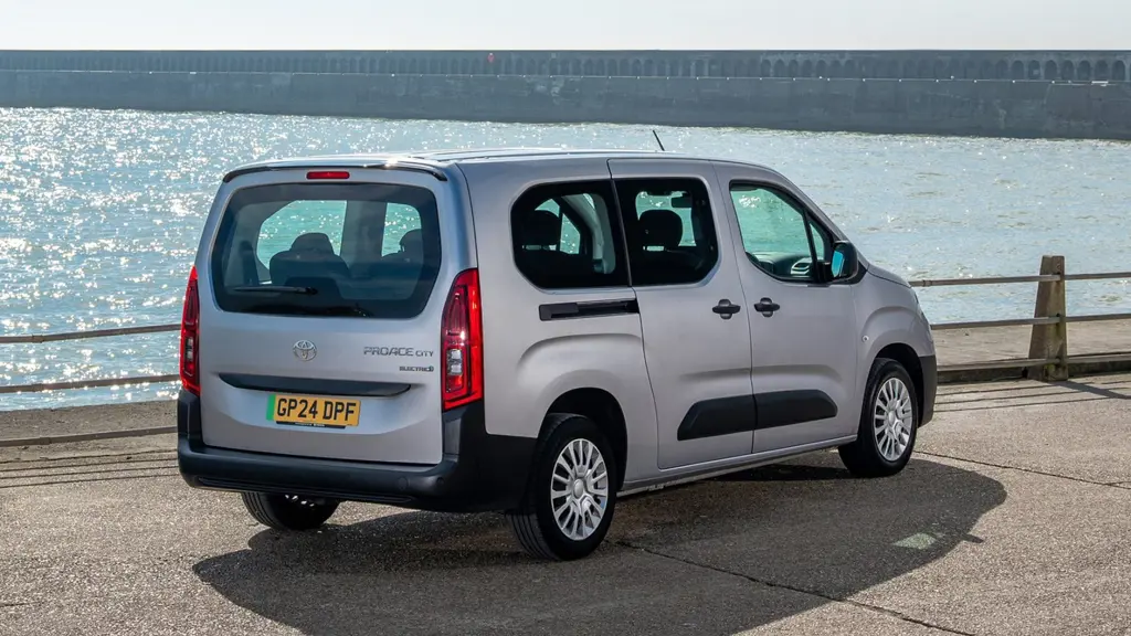 Toyota BZ4X 150kW Vision 71.4kWh 5dr Auto 11kW Pan/Bi-tone