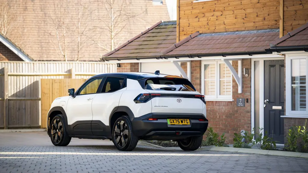 Toyota Urban Cruiser 128kW Design 61kWh 5dr Auto