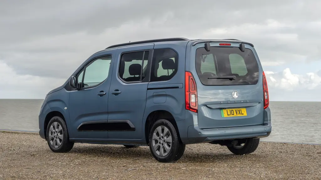 Vauxhall Combo Life 100kW Ultimate 52kWh 5dr Auto