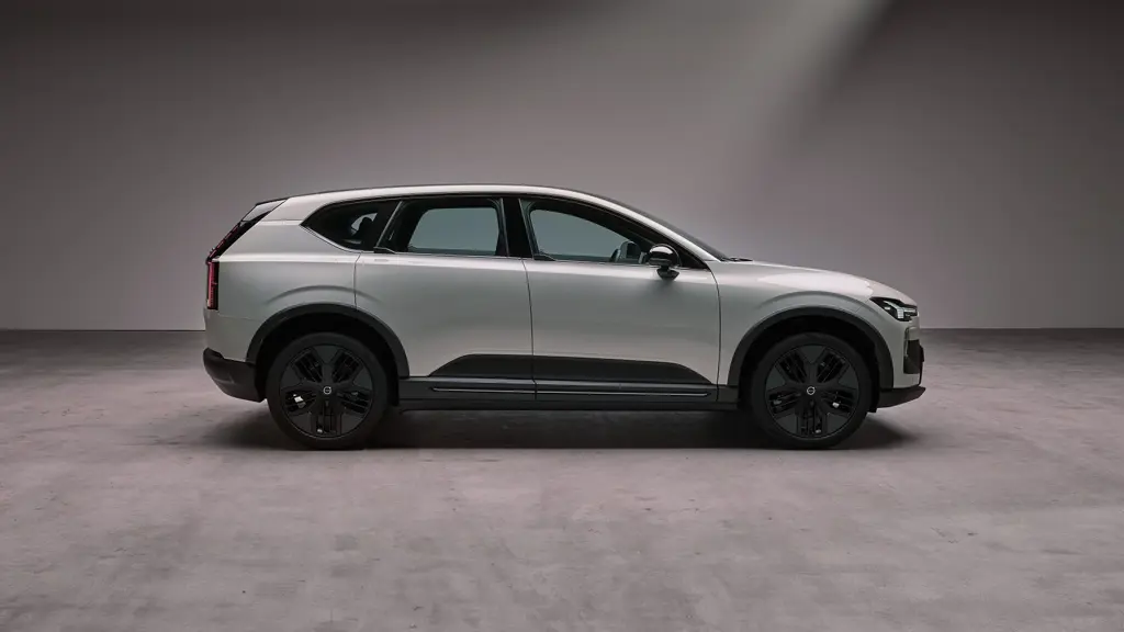Volvo EX30 200kW P5 LR Cross Country Ultra 69kWh 5dr Auto