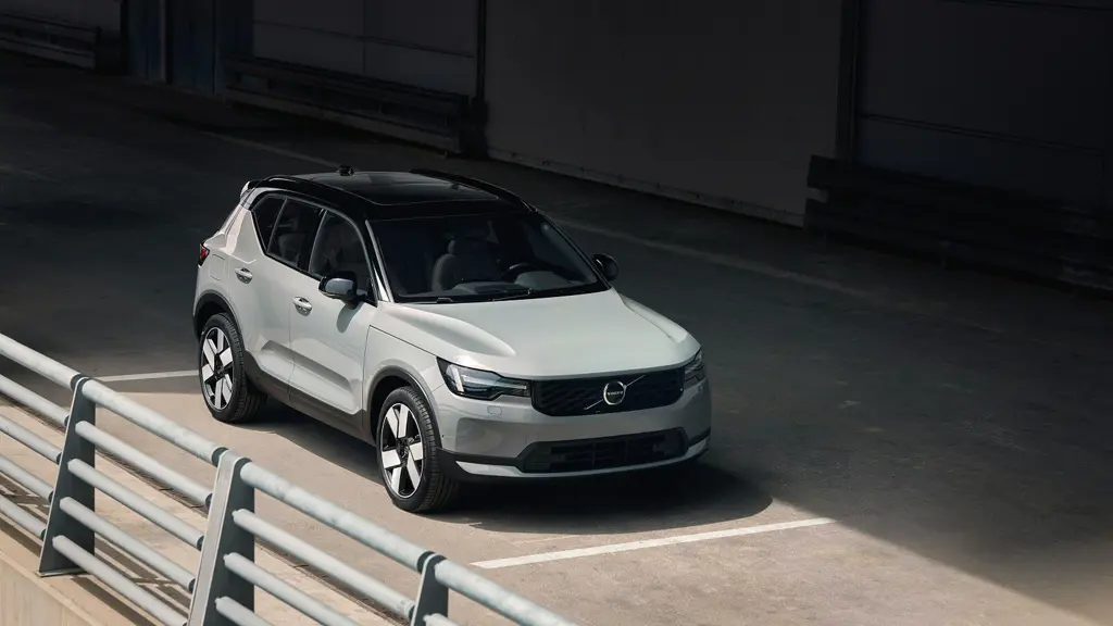 Volvo XC40 2.0 B4P Plus Dark 5dr Auto