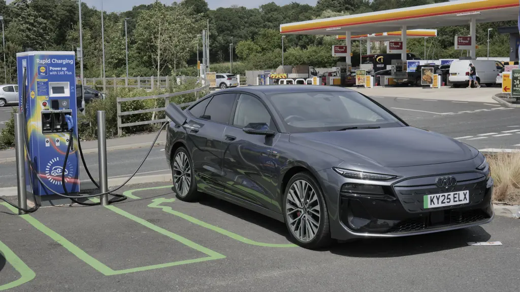 Audi A6 210kW 83kWh S Line 5dr Auto S+V