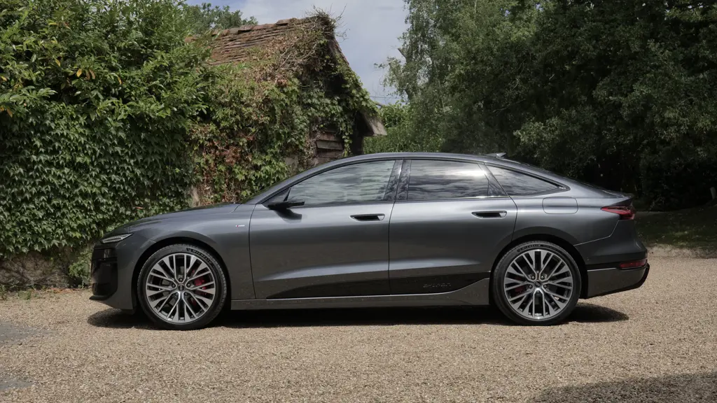 Audi A6 210kW 83kWh S Line 5dr Auto S+V