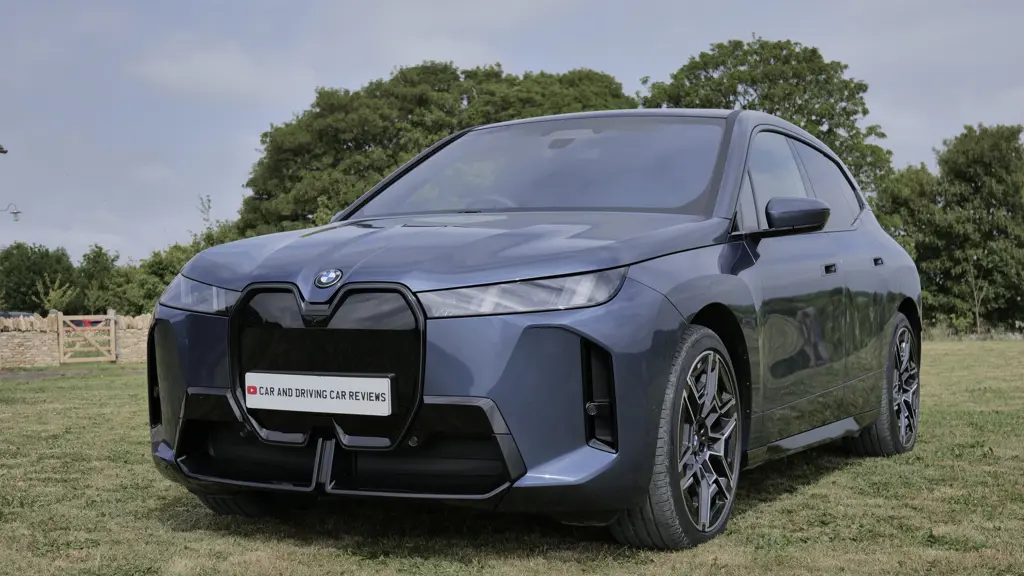 BMW ix2 230kW xDrive30 Shadow Ed 65kWh 5dr Auto Tech+/22kW