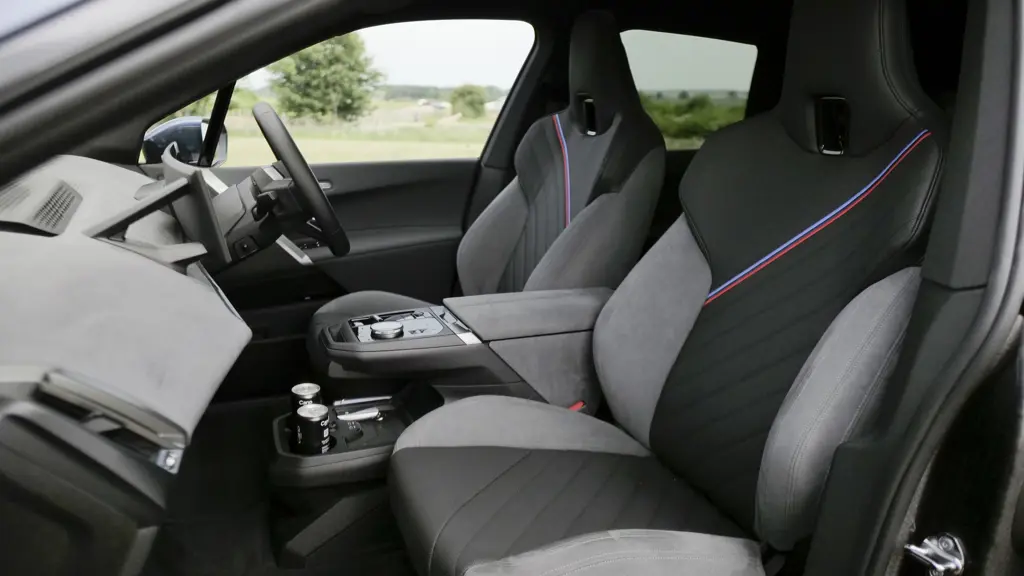 BMW ix2 230kW xDrive30 Shadow Ed 65kWh 5dr Auto Tech+/22kW