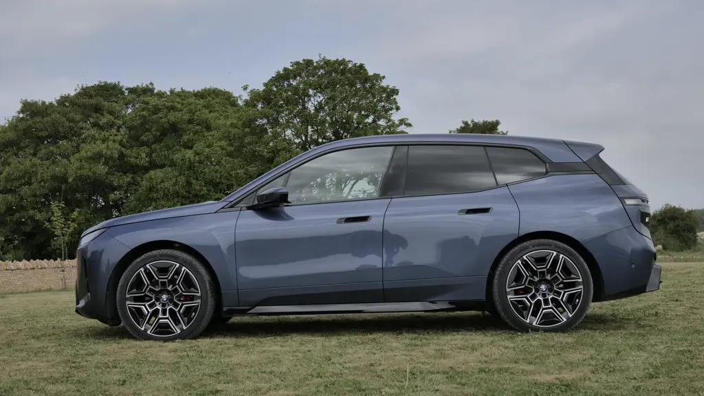 BMW ix2 230kW xDrive30 Shadow Ed 65kWh 5dr Auto Tech+/22kW