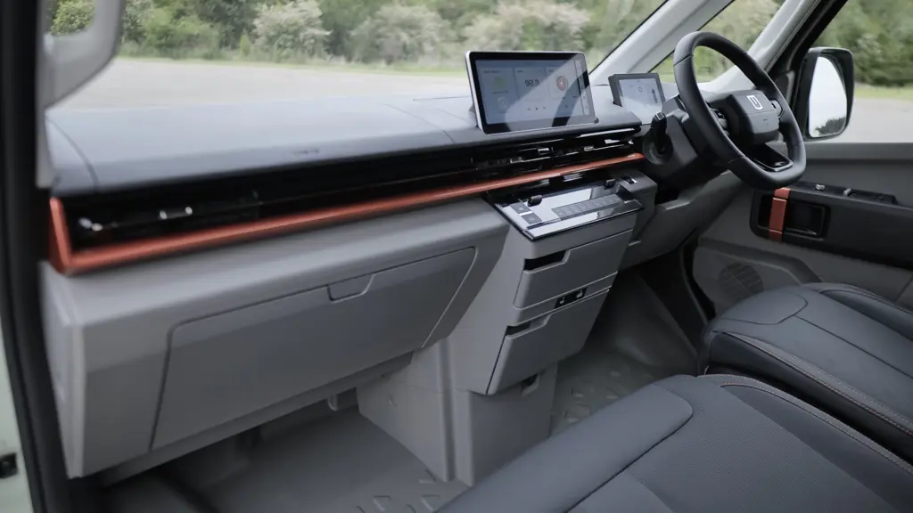 Farizon Sv L3 Electric 170KW 83 KWH H3 Van Auto